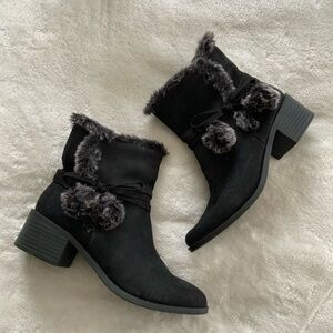 Nine west pom pom bow ankle heeled booties